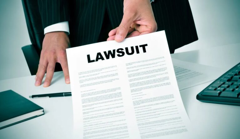 Illinois homebuyer files commission lawsuit against @properties